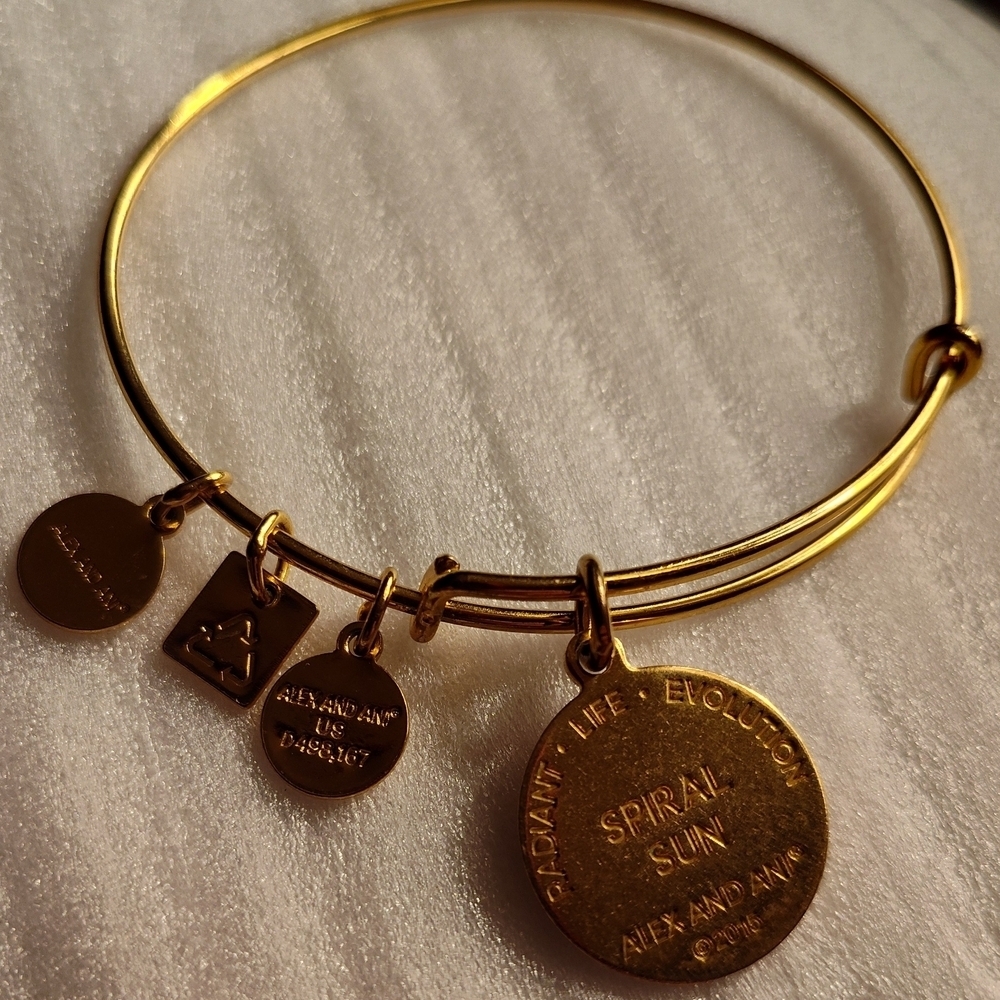 2015 Alex and Ani Gold X BCRF Pink Spiral Sun Bangle Charm Bracelet EUC - Picture 2 of 2